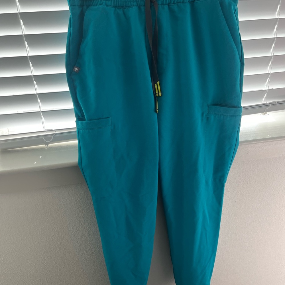 Figs Men’s Teal Scrub Joggers with Relaxed Fit and Soft Texture